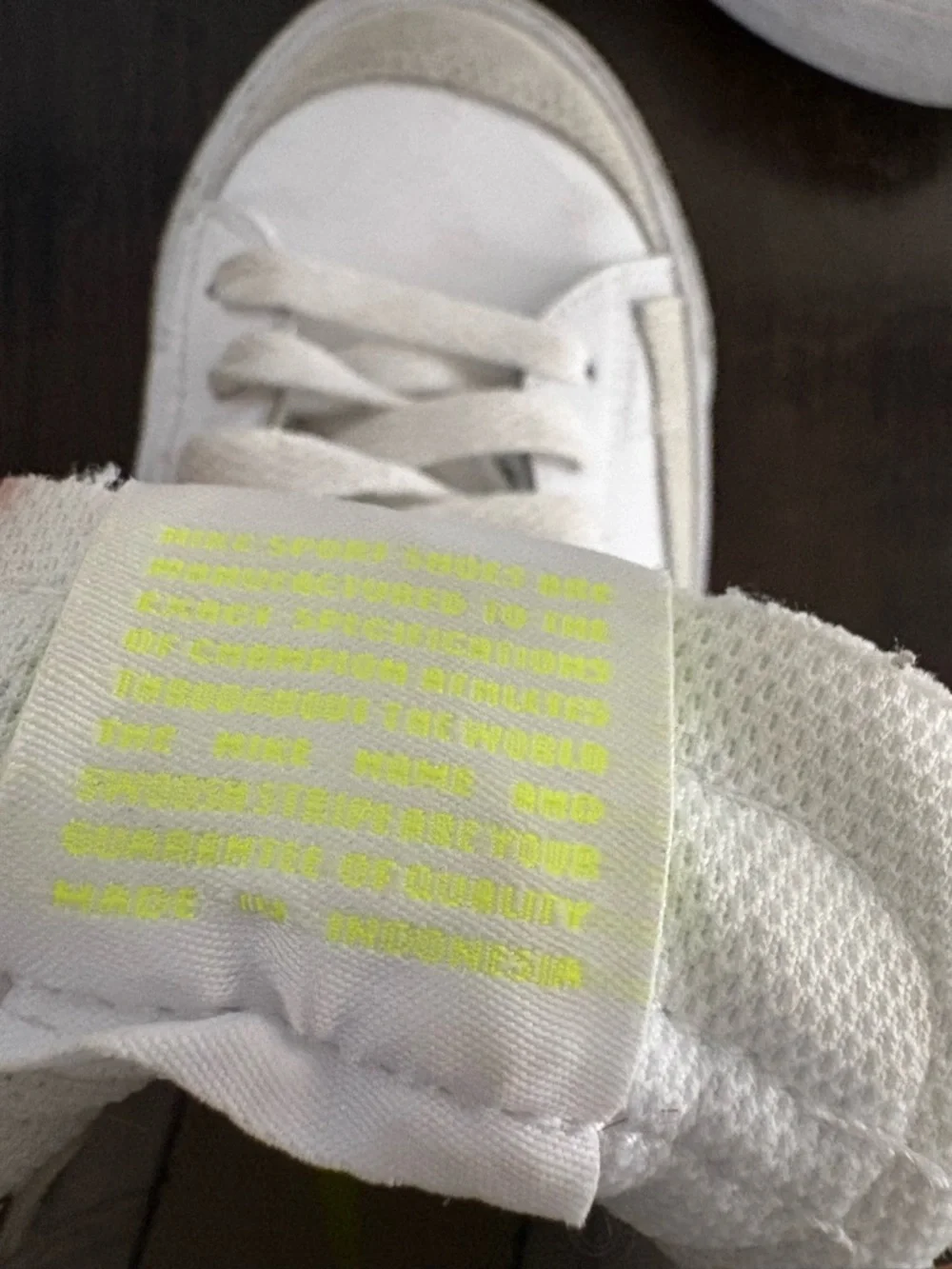 Nike High-Top Sneakers with lemon Yellow Swoosh - Picture 5 of 7